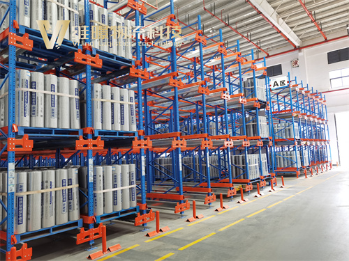 仓储升级：为什么越来越多企业选择穿梭货架？